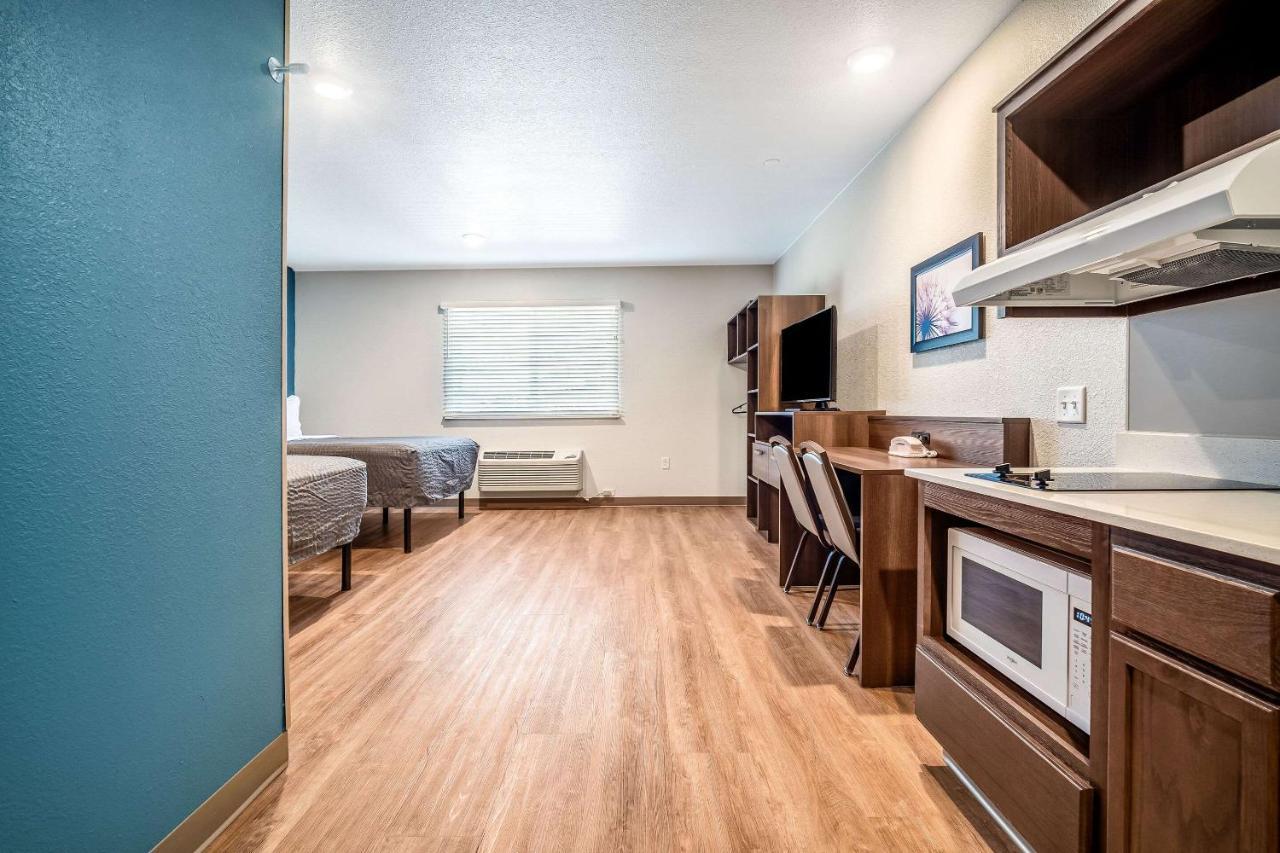 Woodspring West 2* North Naples
